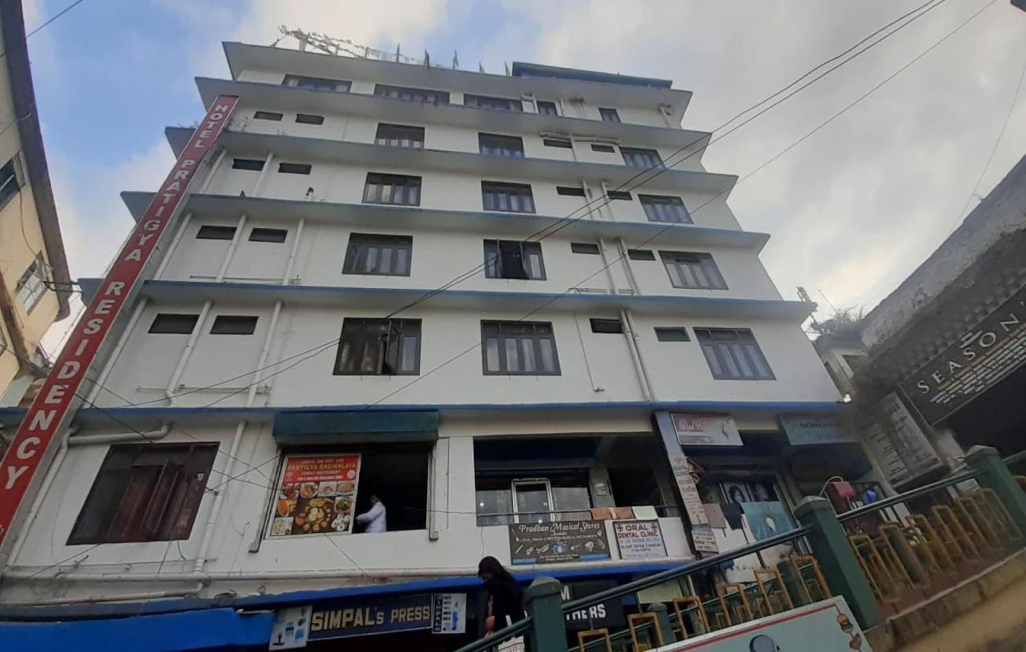 OYO 8272 Hotel Pratigya Residency Gangtok Exterior foto
